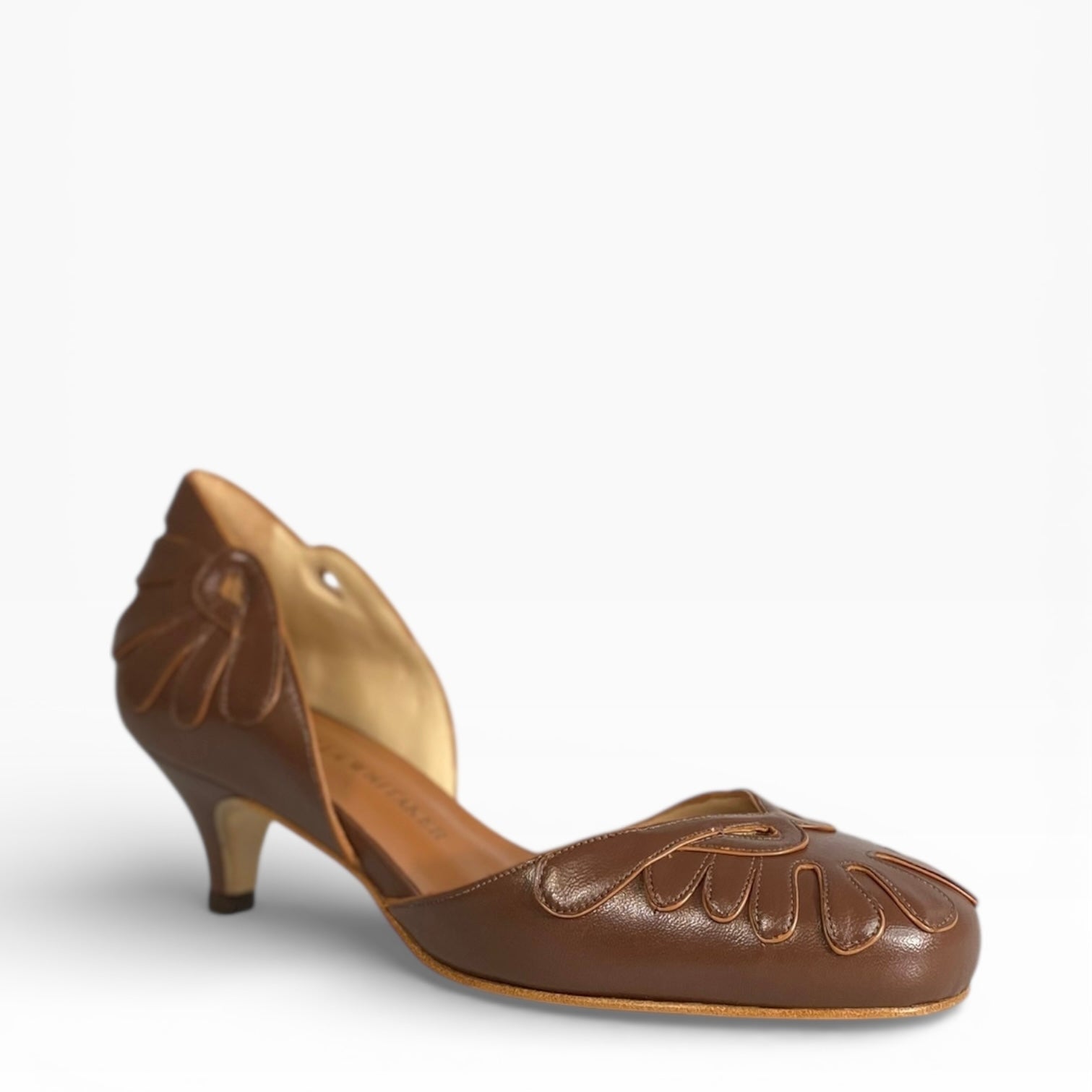 Boneca Pétalas Avelã