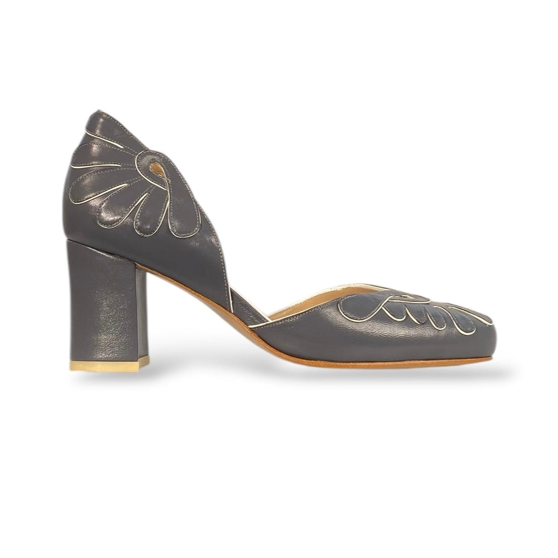 Boneca Pétalas Cinza