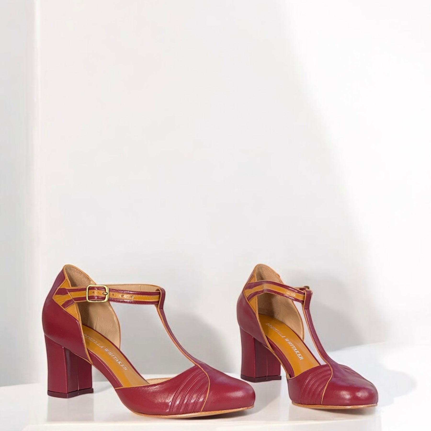 Boneca Carlota Vinho