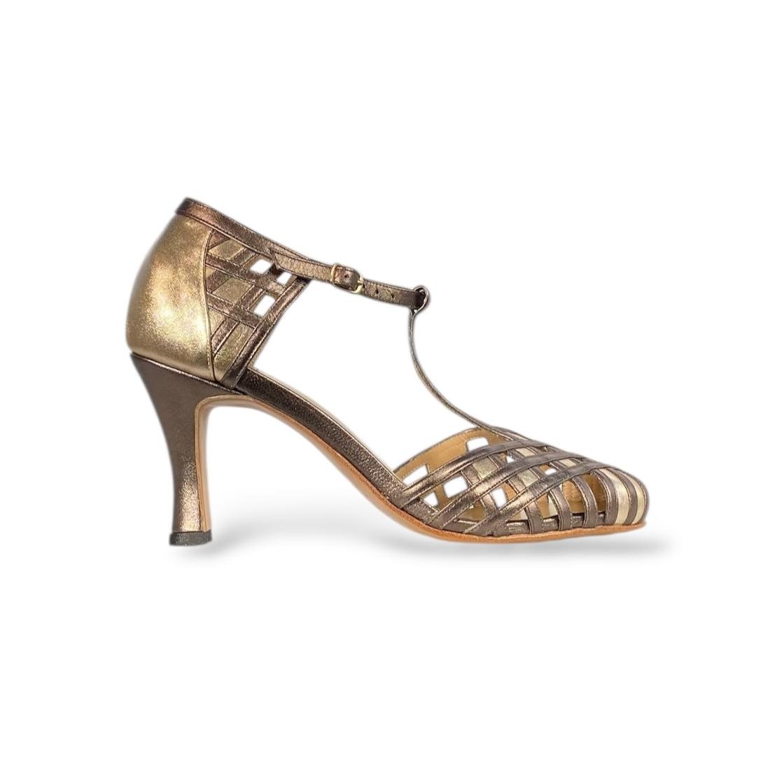 Boneca Greta Ônix com Champagne