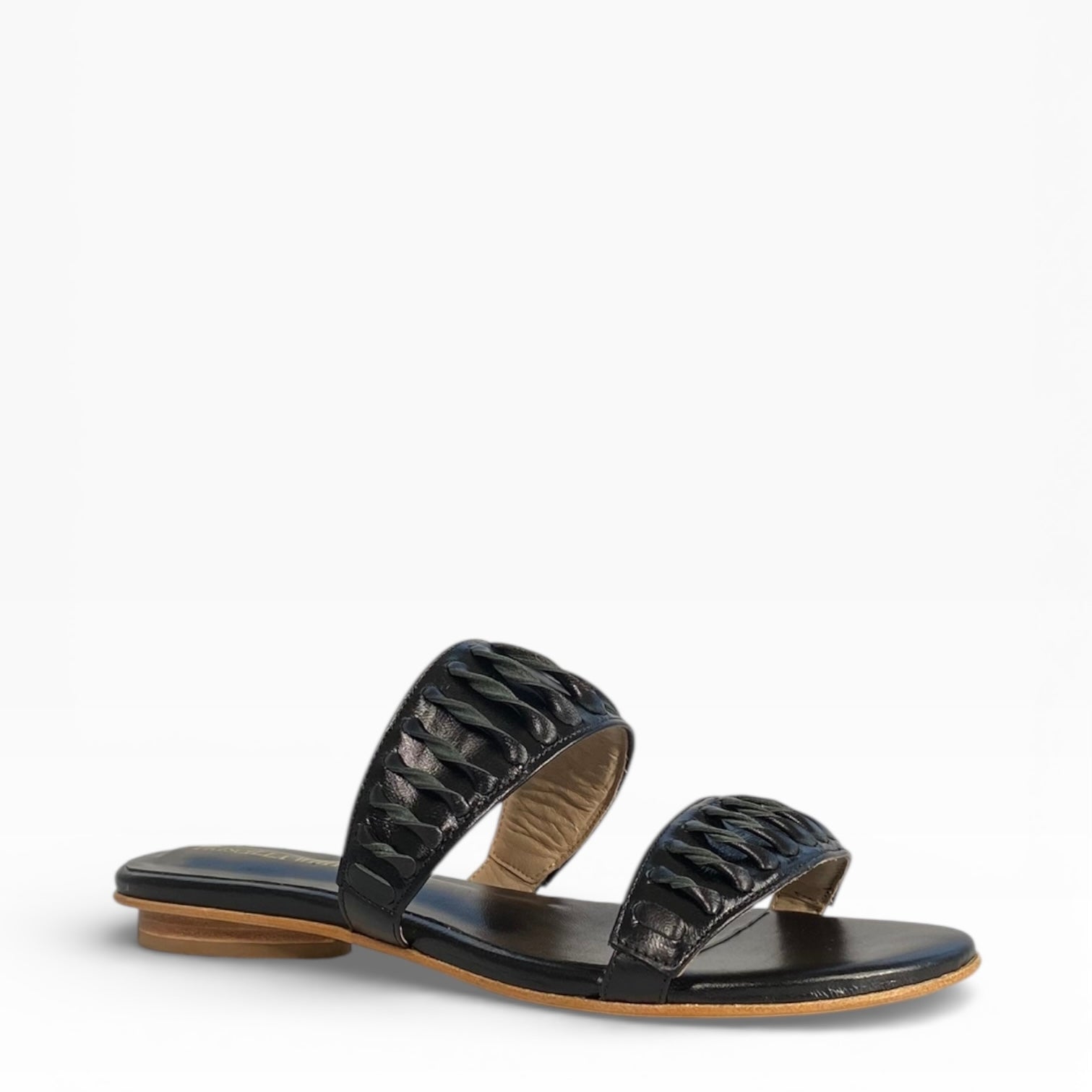 Flat Isis All Black