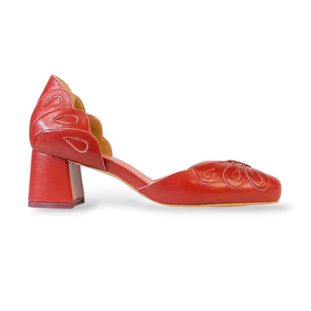 Boneca Laço Vermelho