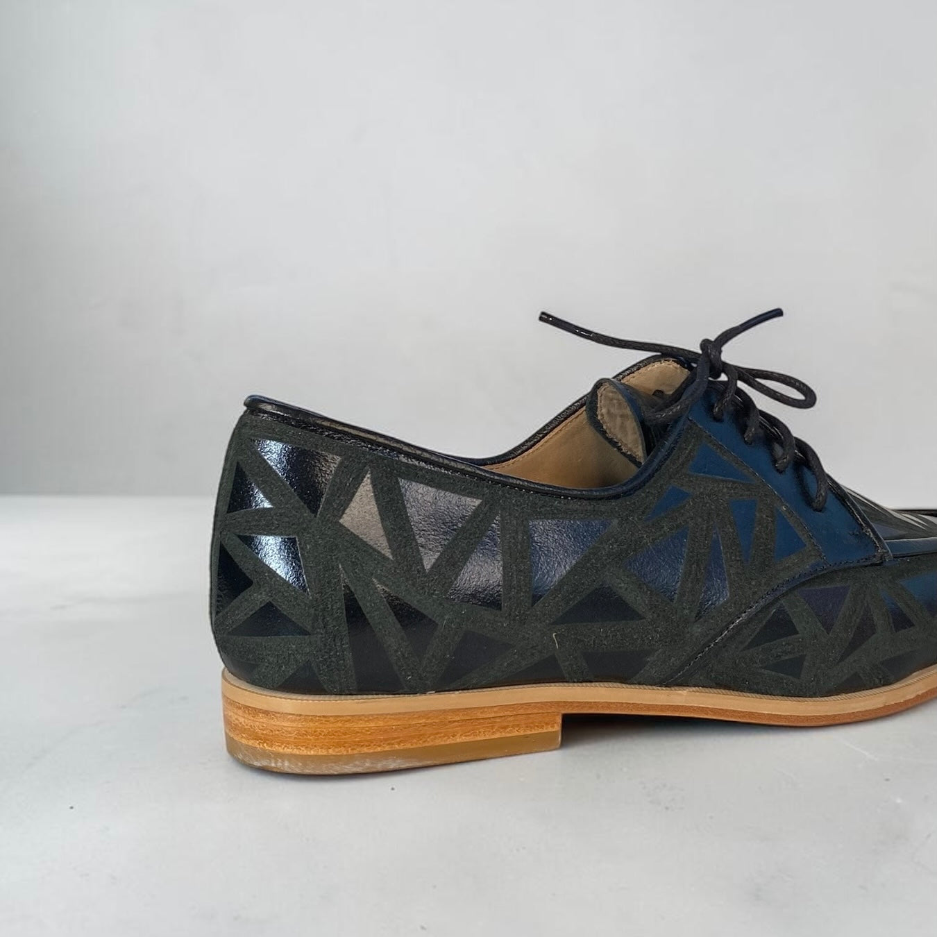 Oxford Mira Preto