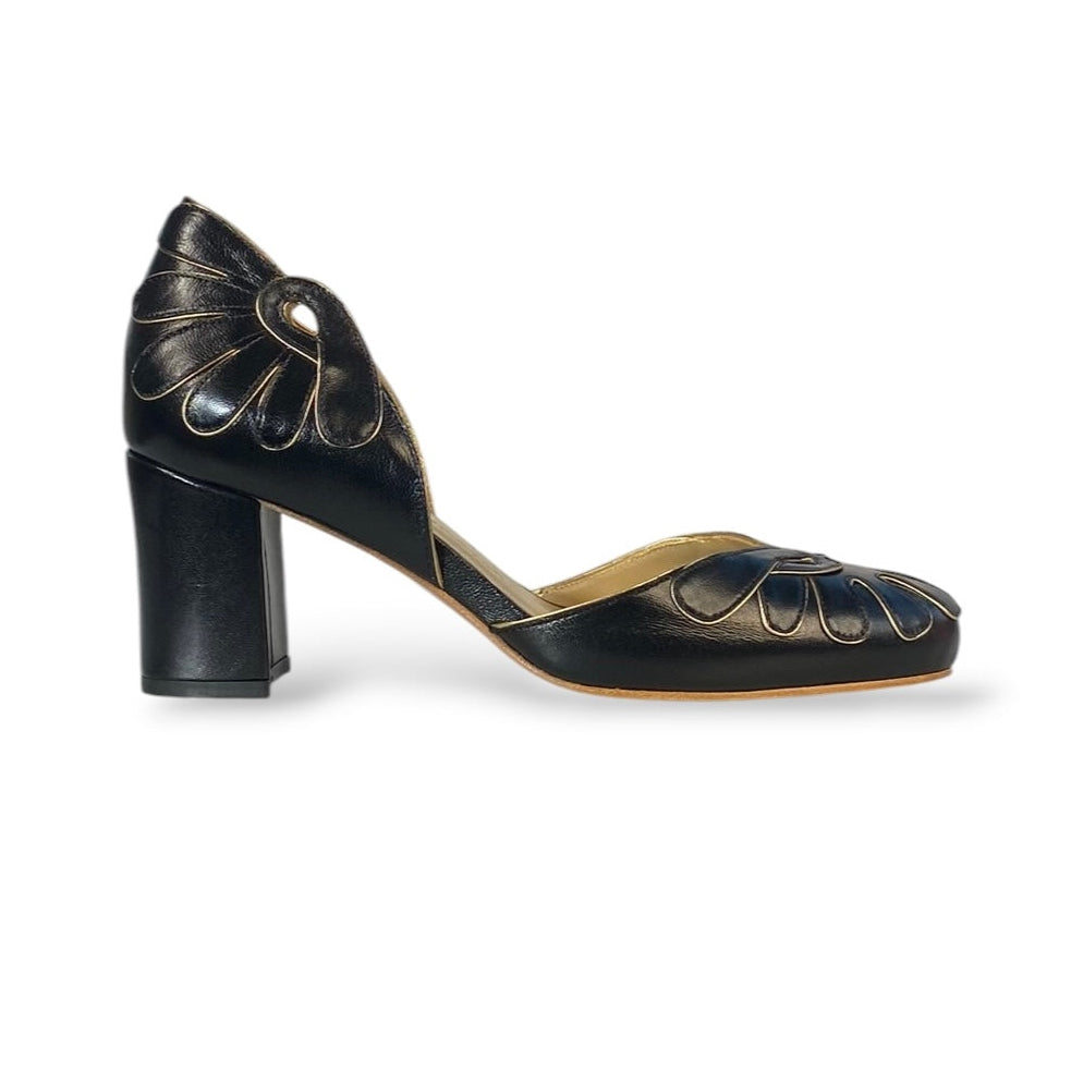 Boneca Pétalas Preto com Ouro