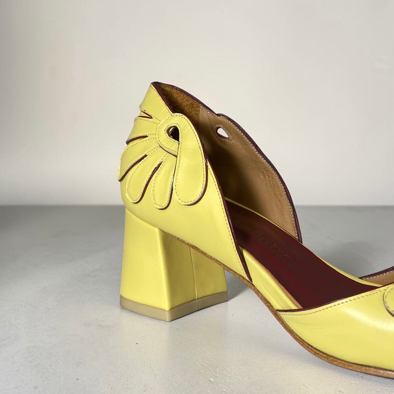 Boneca Pétalas Amarelo