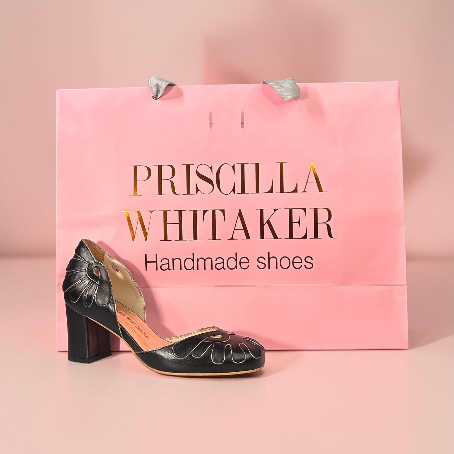 Boneca Pétalas Preto