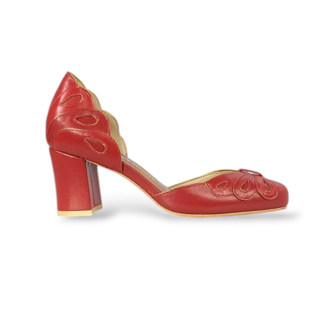 Boneca Laço Vermelho