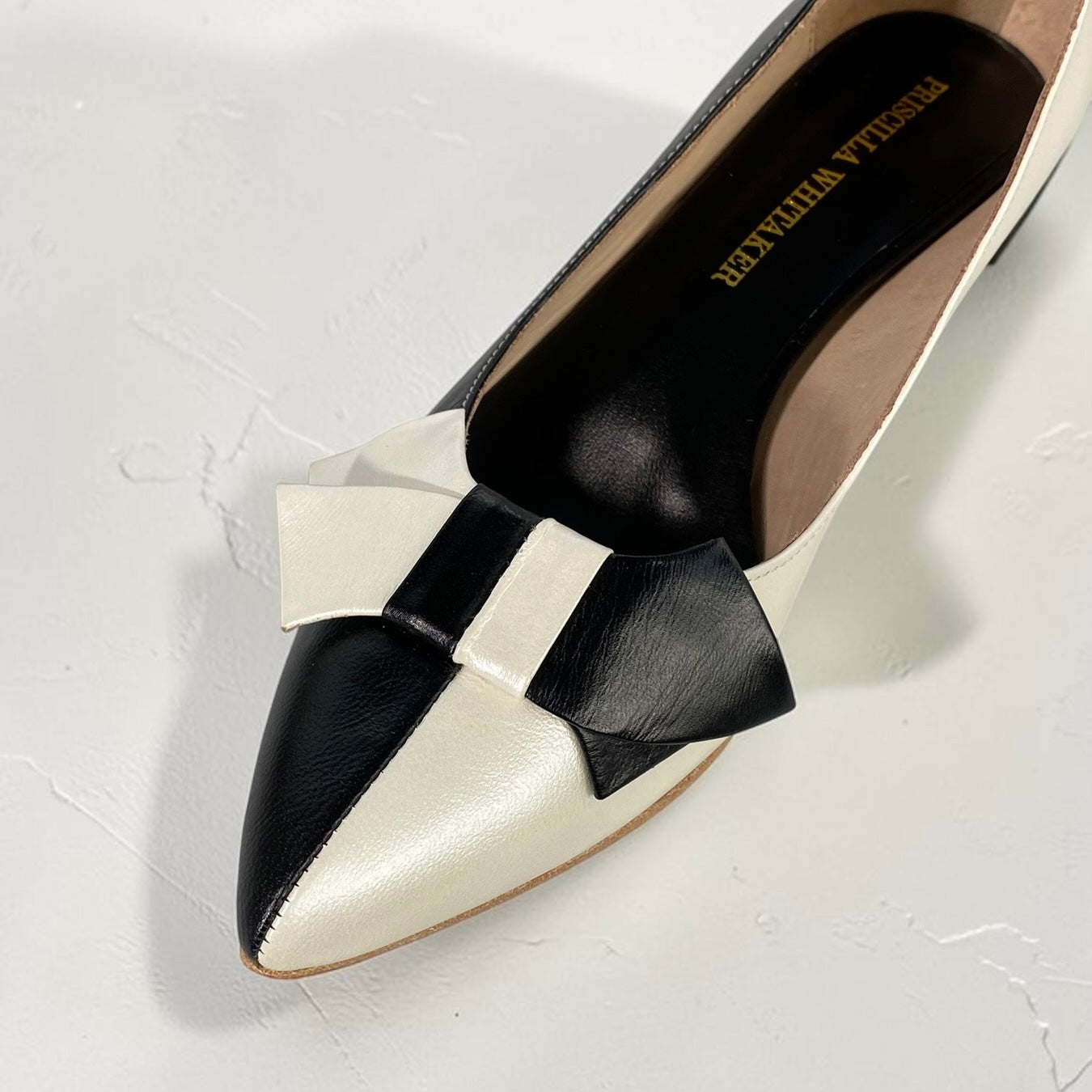 Scarpin Manuella Preto e Branco