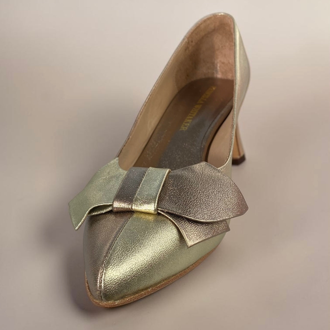 Scarpin Manuella Prata Velho e Champagne