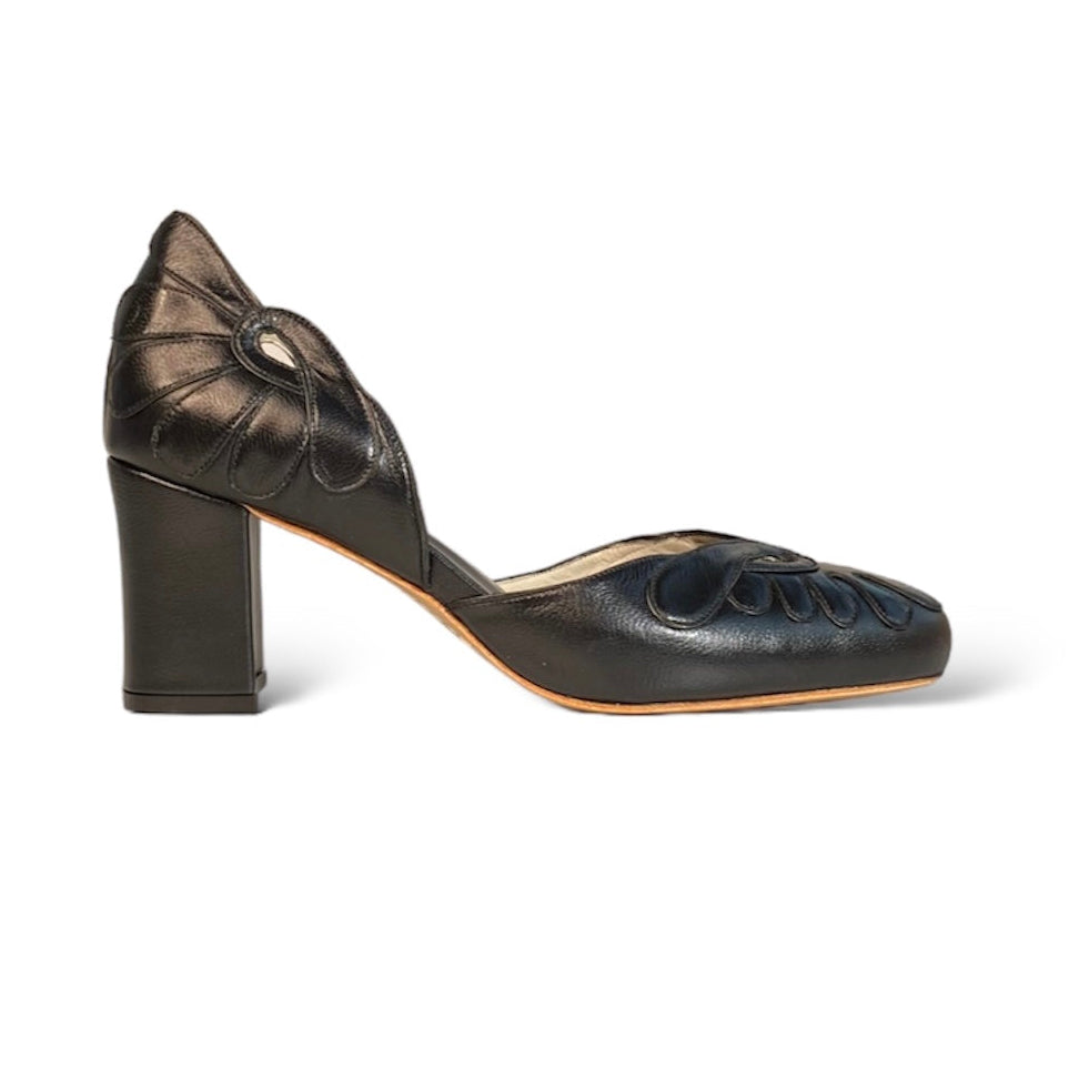 Boneca Pétalas All Black