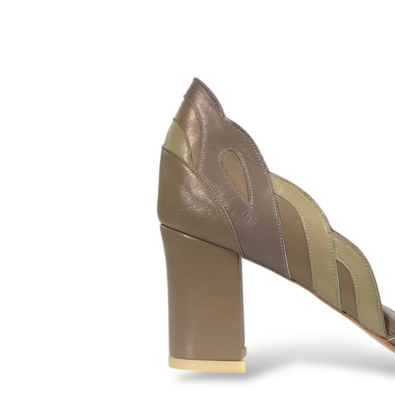 Boneca Lírio Verde Oliva