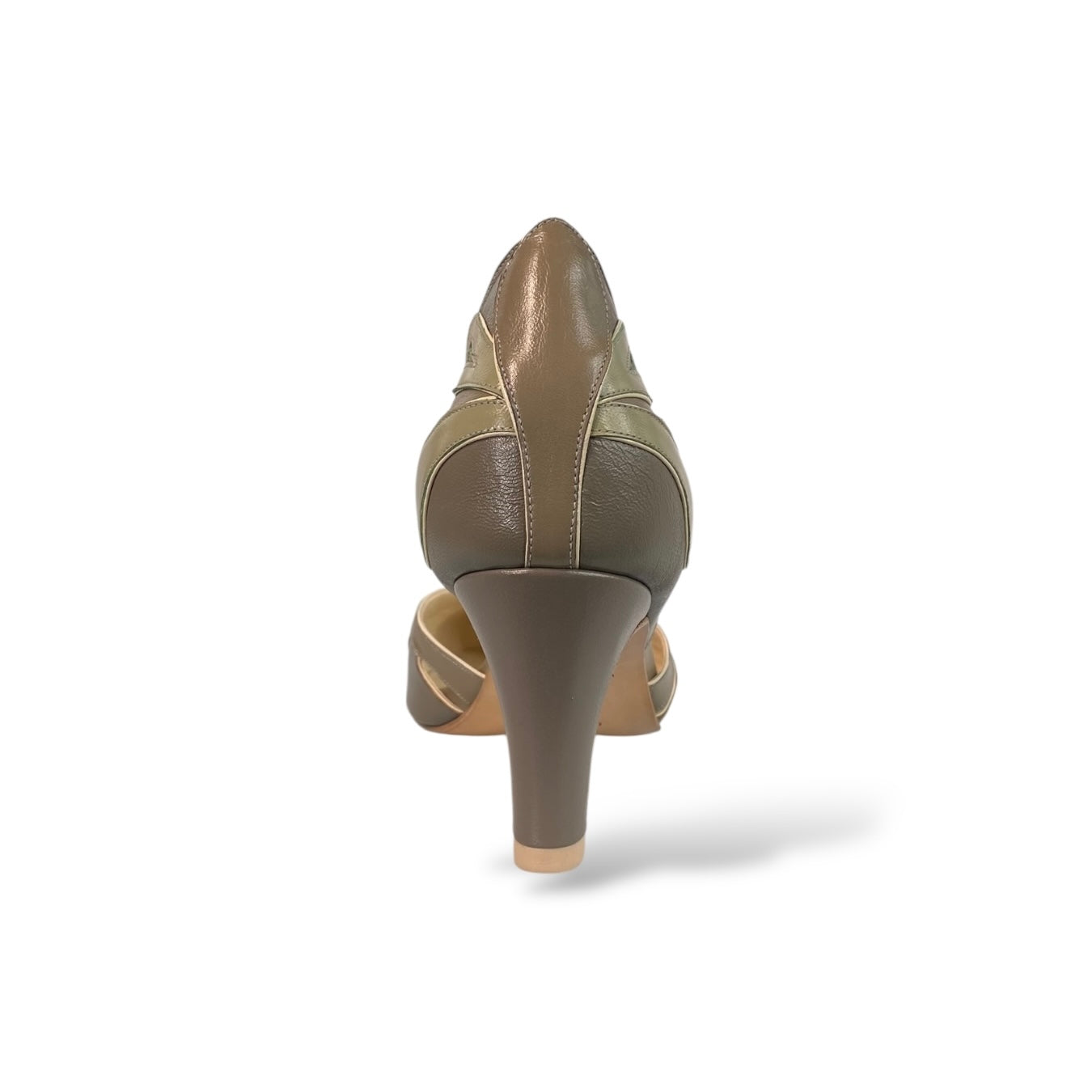 Boneca Borboleta Argila com oliva