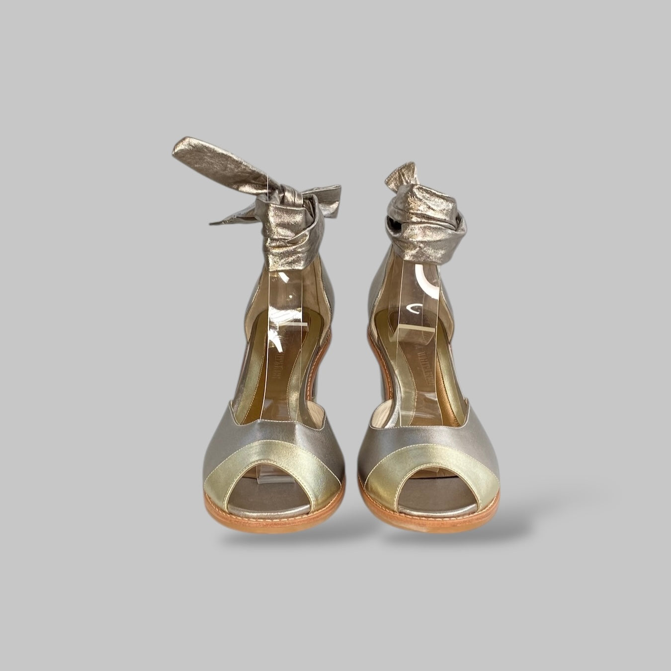 Sandália Tessália Prata velho com Champagne