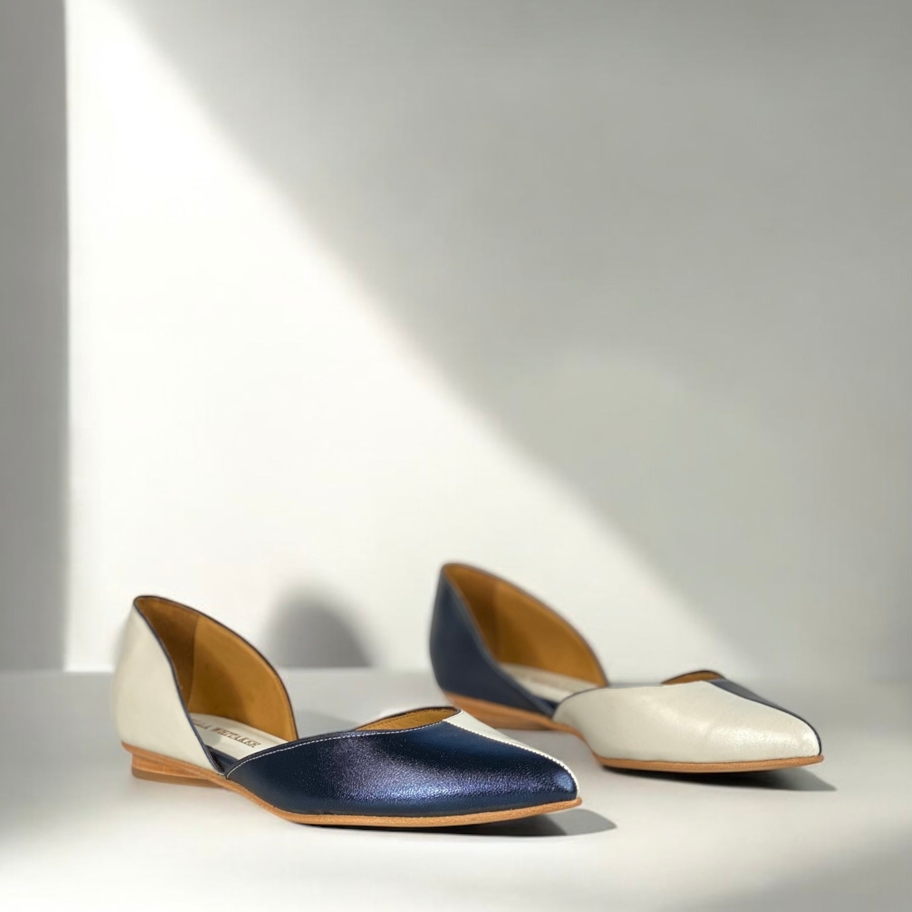 Sapatilha Mia Marinho metalizado c/ branco