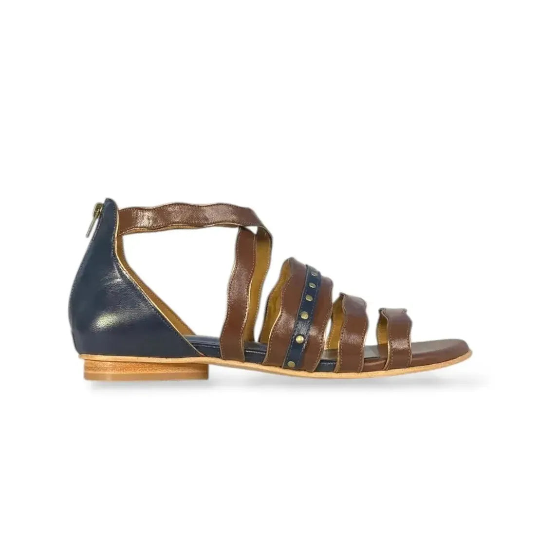 Flat Luísa Marinho com Caramelo