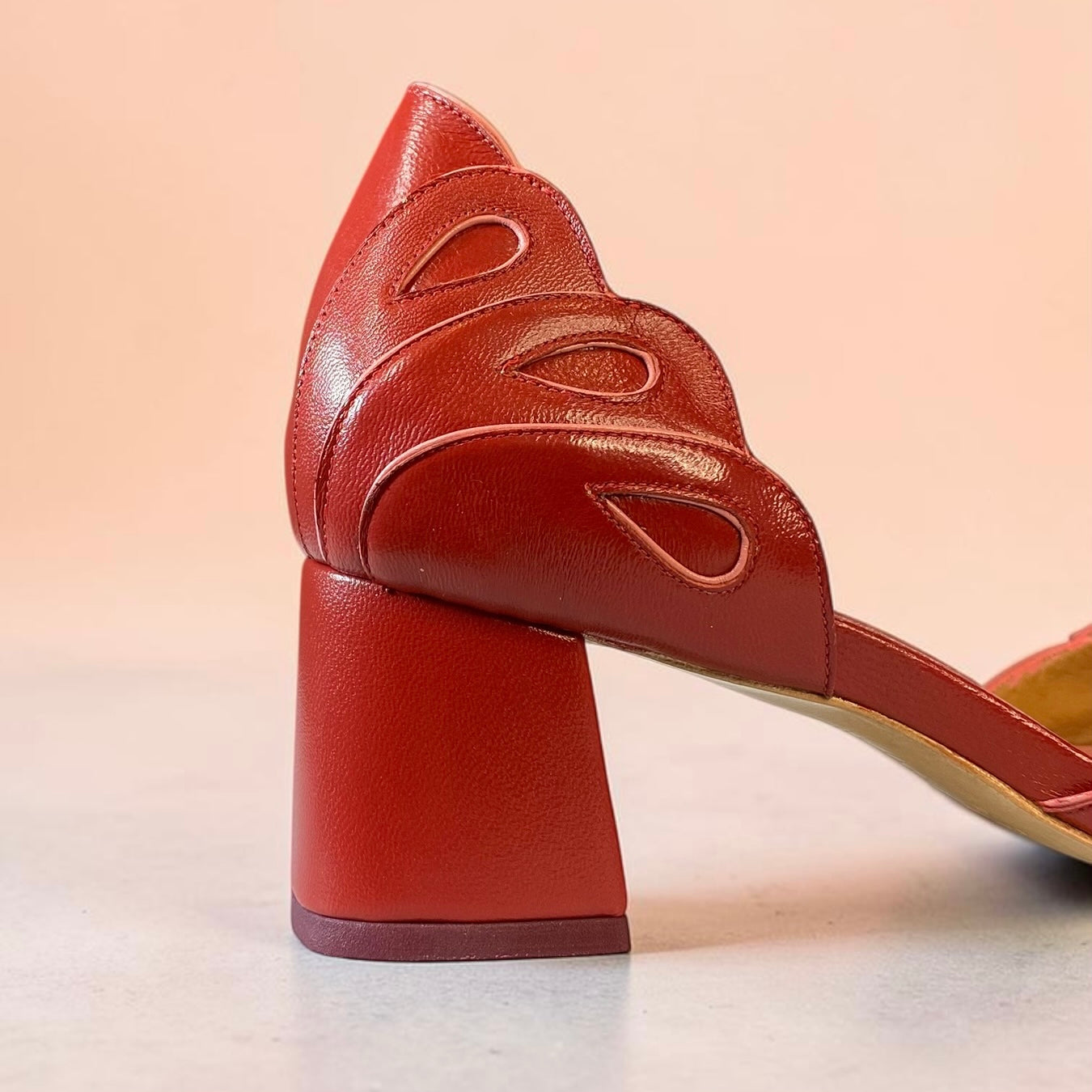 Boneca Laço Vermelho