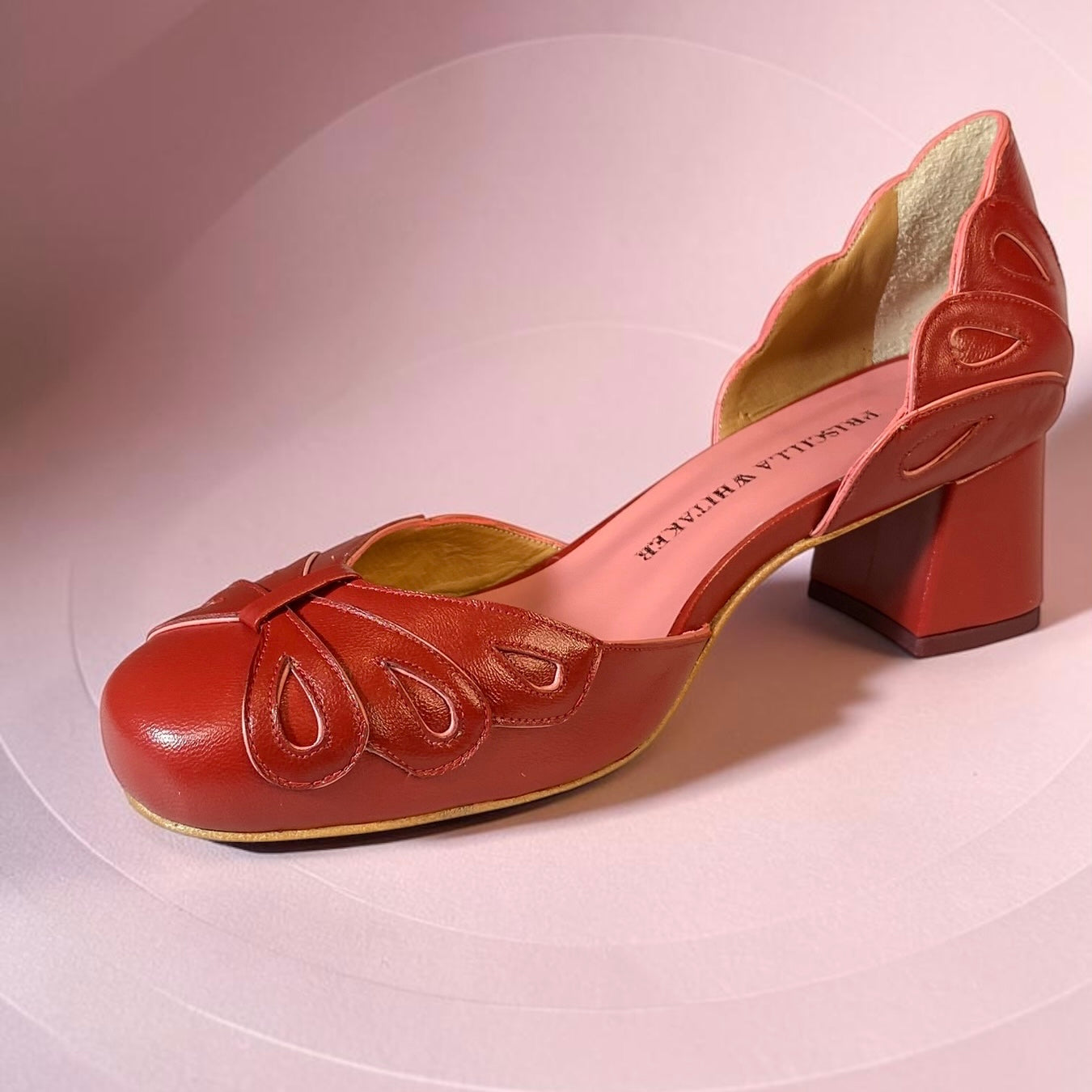 Boneca Laço Vermelho