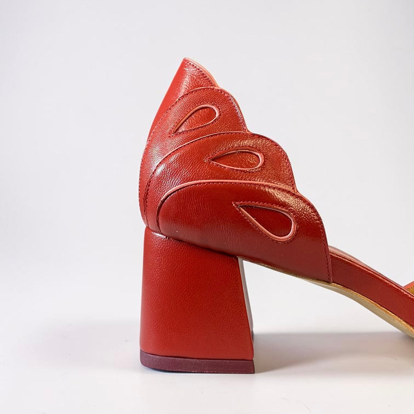 Boneca Laço Vermelho