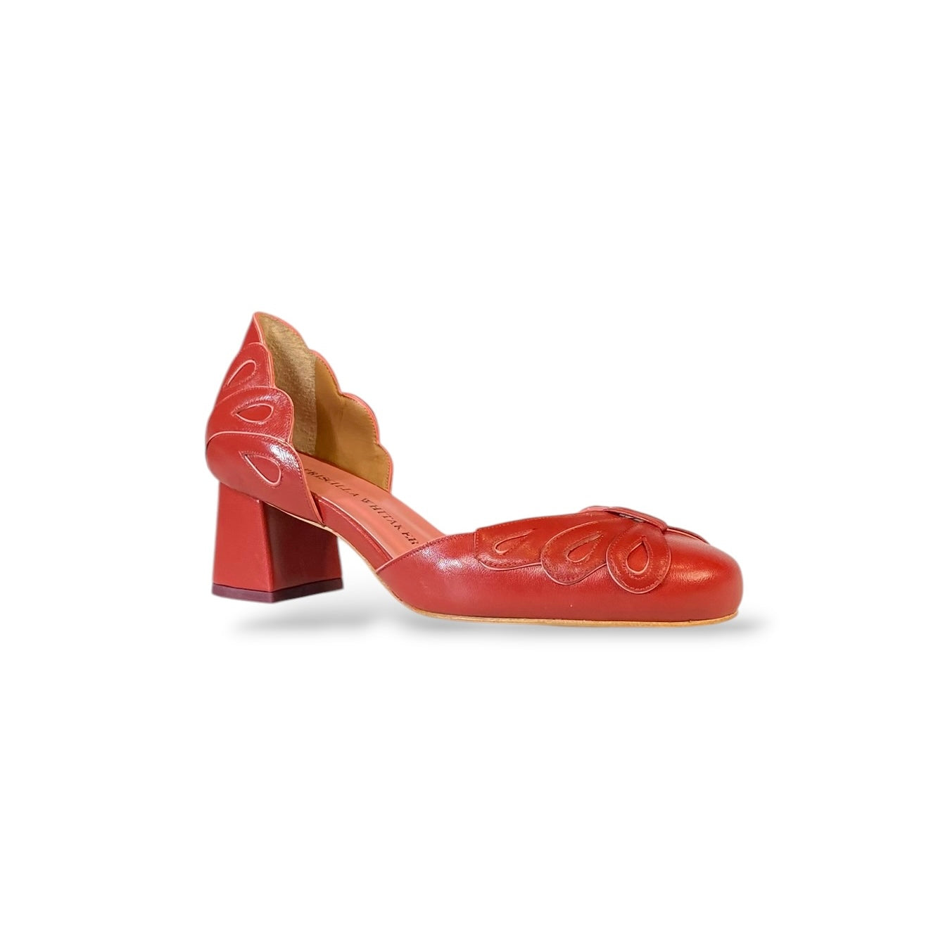Boneca Laço Vermelho