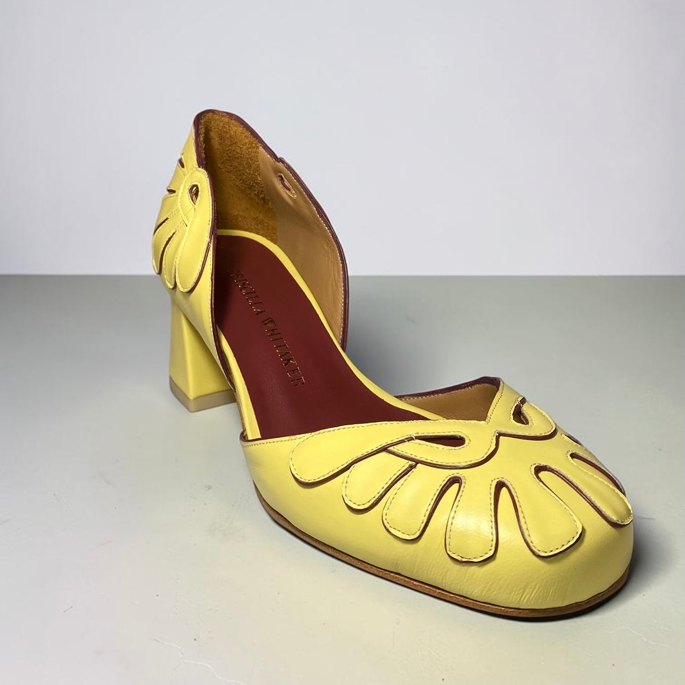 Boneca Pétalas Amarelo