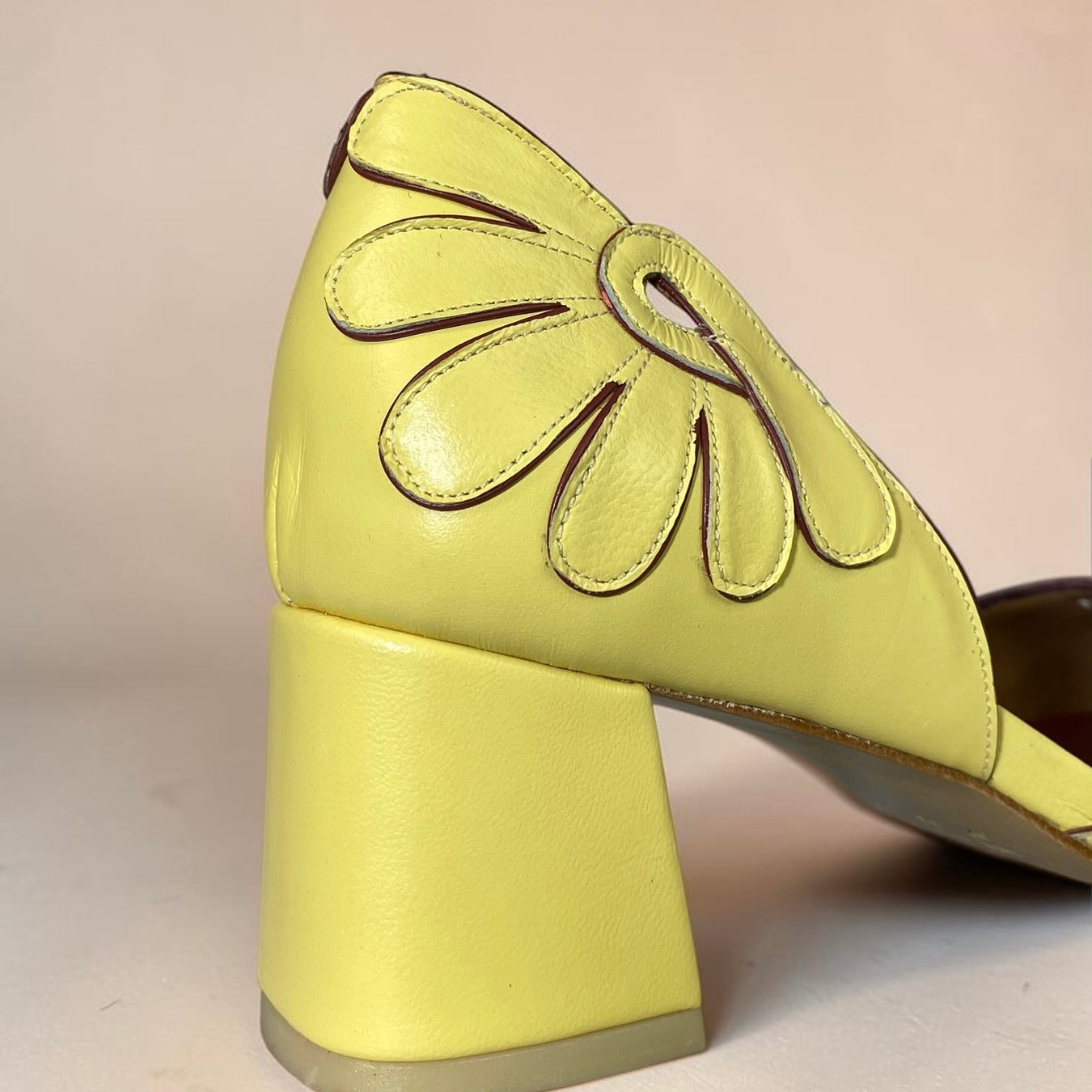 Boneca Pétalas Amarelo