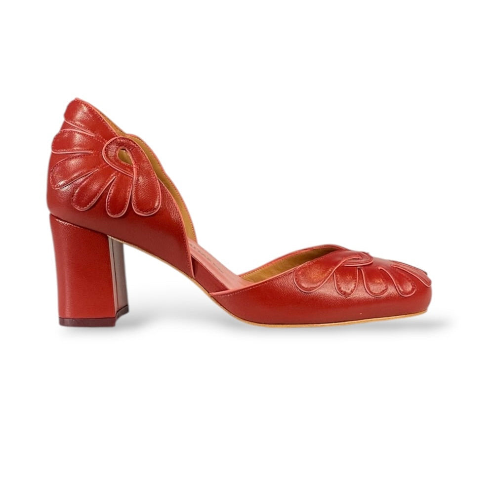 Boneca Pétalas Vermelho