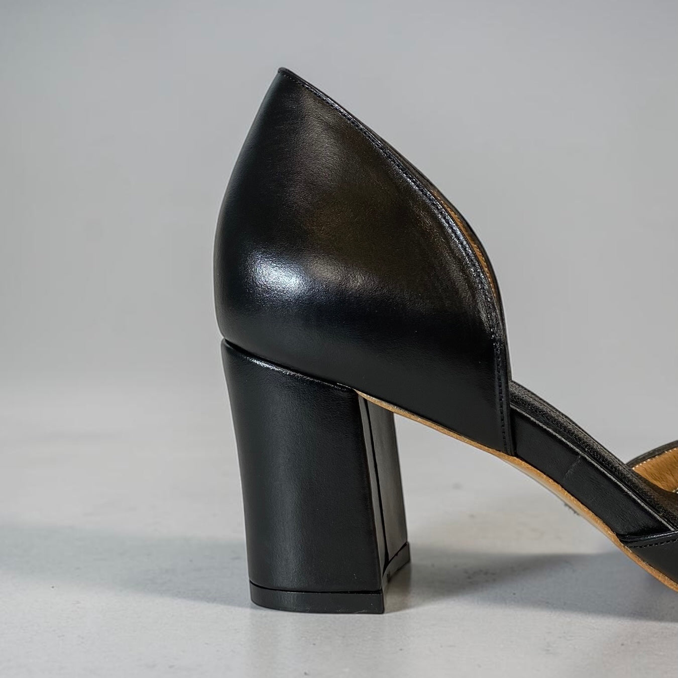 Boneca Essenza All Black