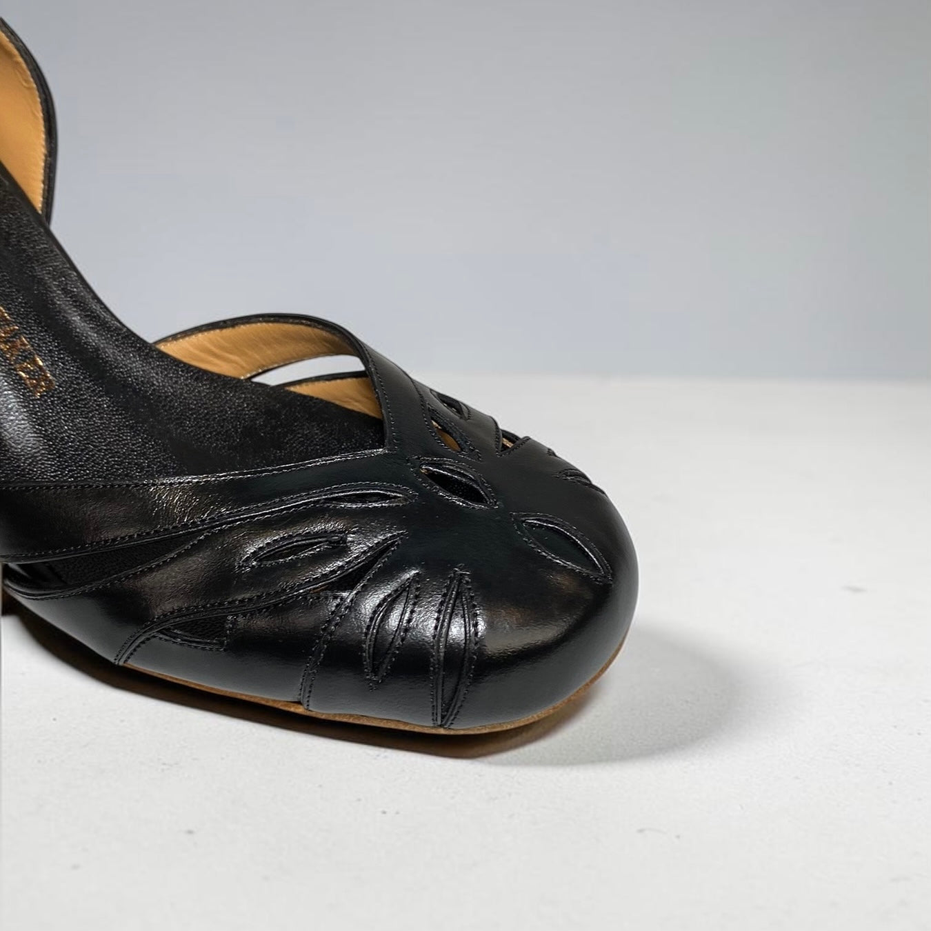 Boneca Essenza All Black