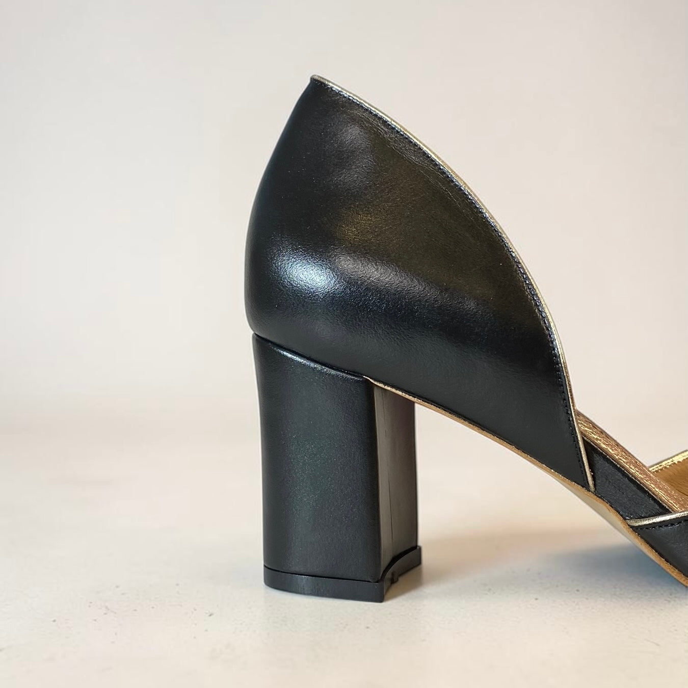 Boneca Radiant Preto