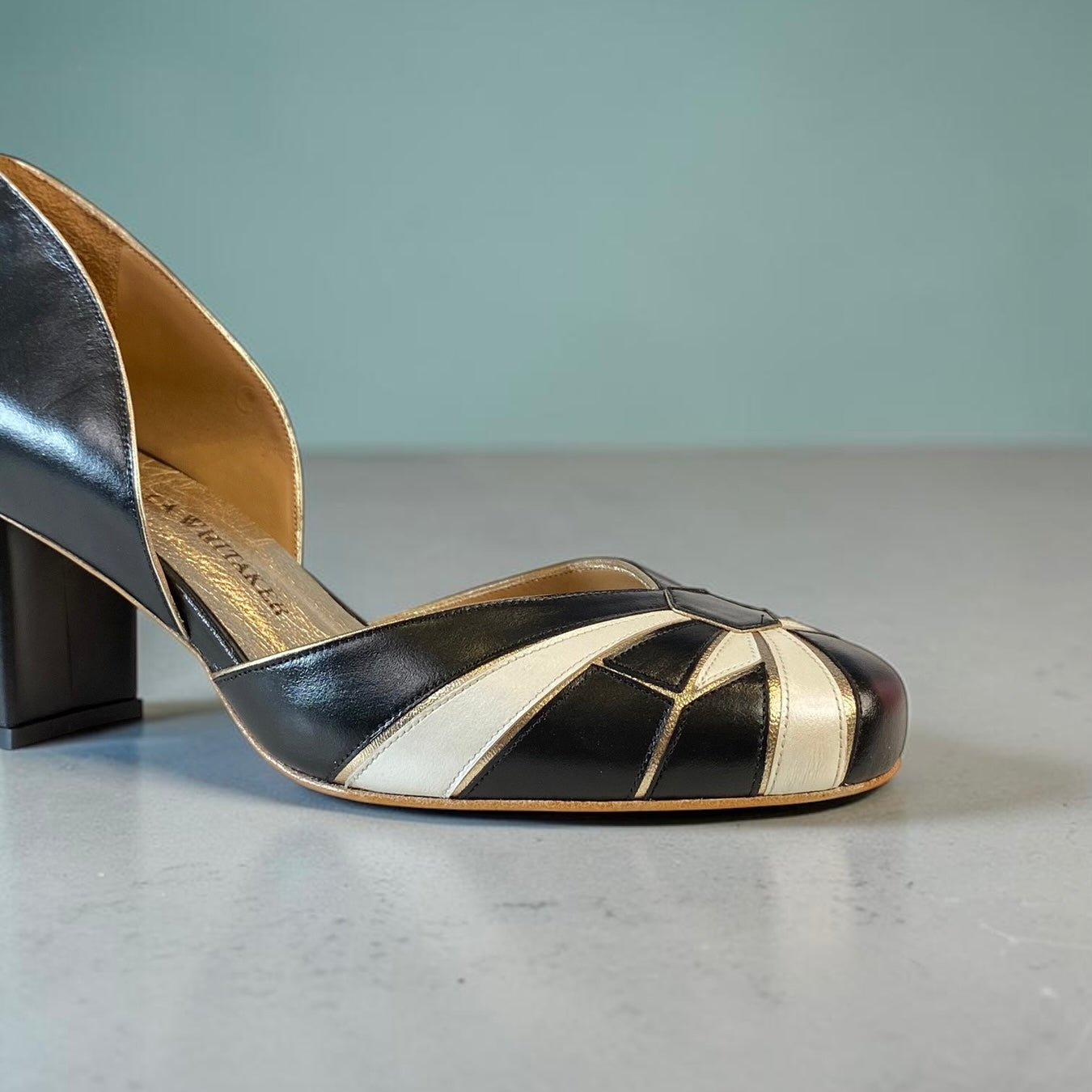 Boneca Radiant Preto