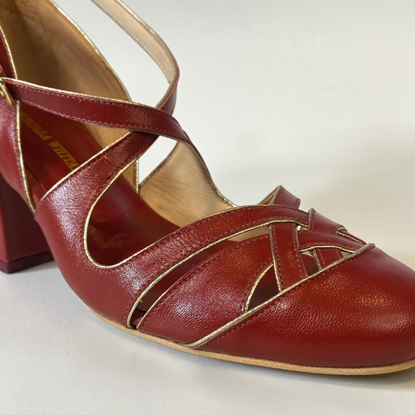 Boneca Spectra Vermelho