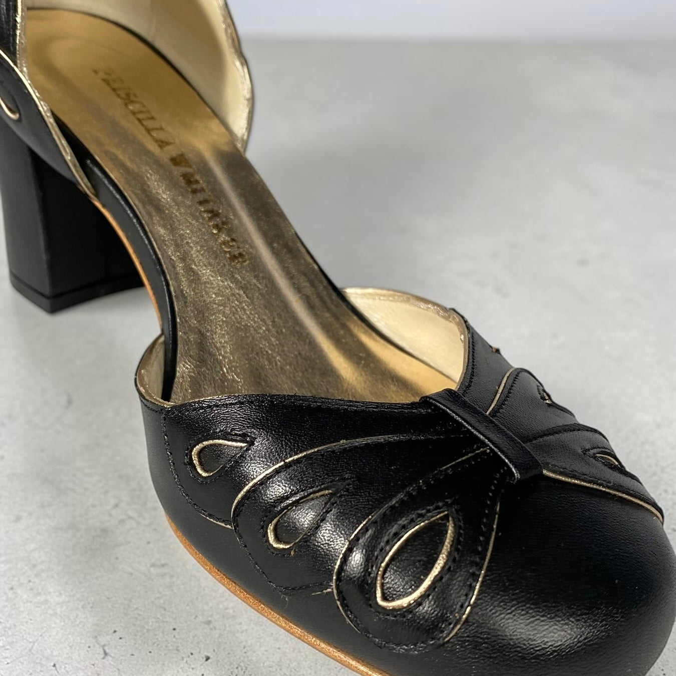 Boneca Laço Preto