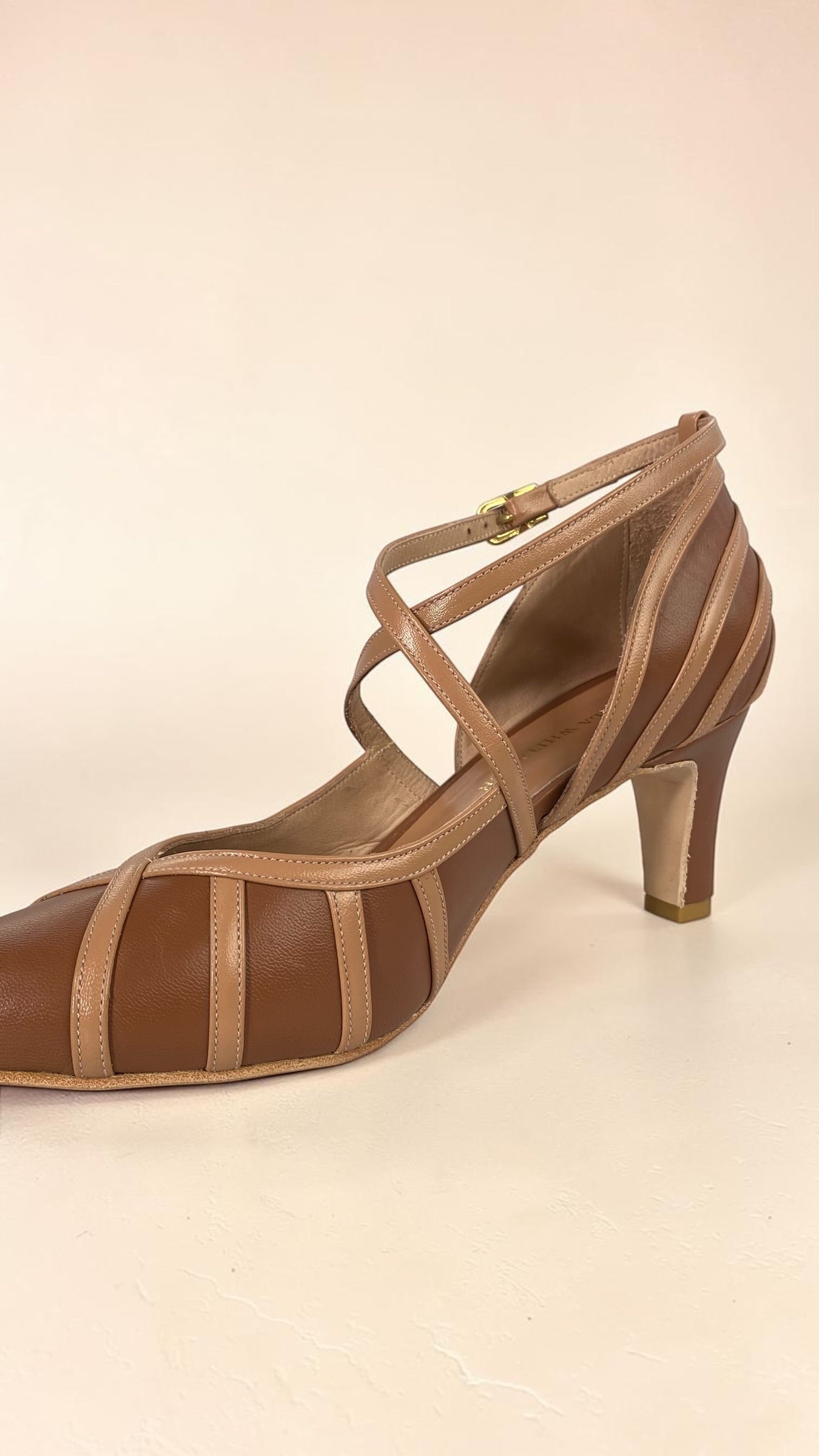 Scarpin Maria Thereza Caramelo