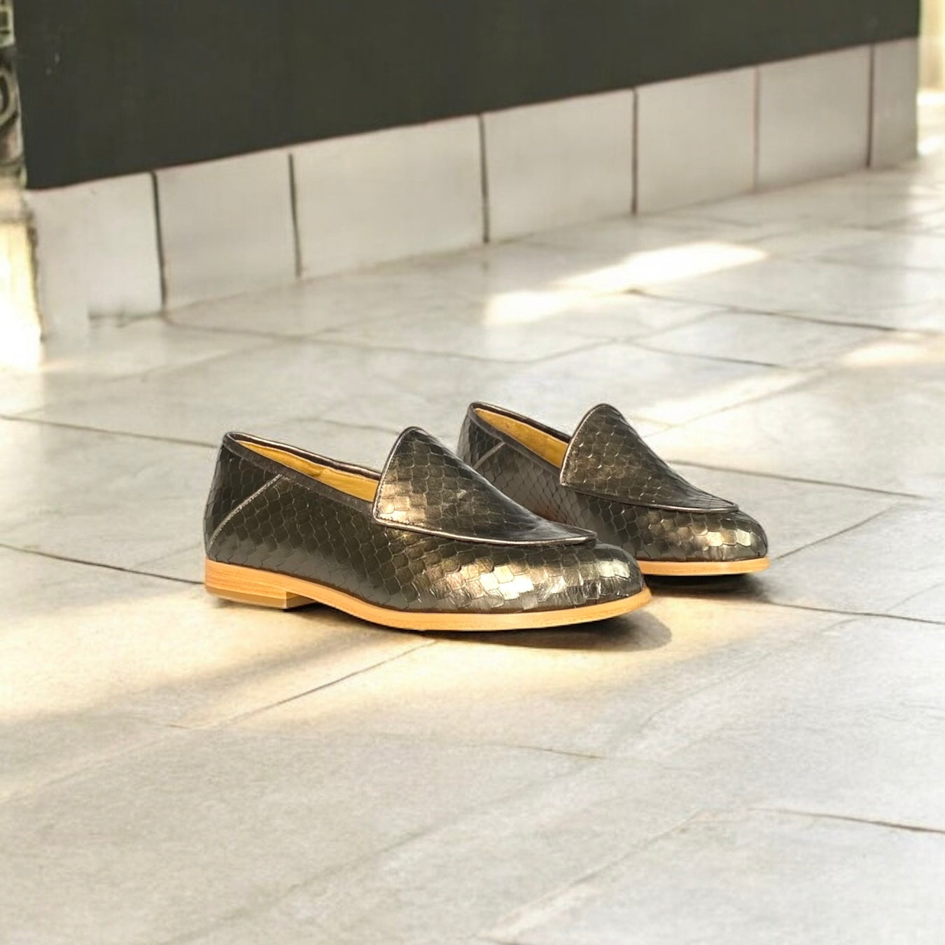 Mocassim Carolina Escama ônix