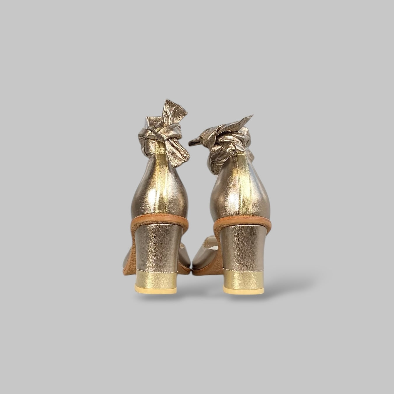 Sandália Tessália Prata velho com Champagne